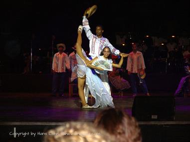 2004 Cuba, Santiago de Cuba, Tropicana, DSC01105 B_B720